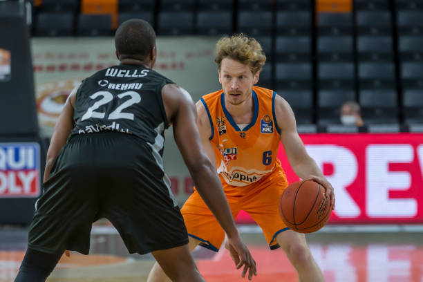 静的赛场上 静的赛场上