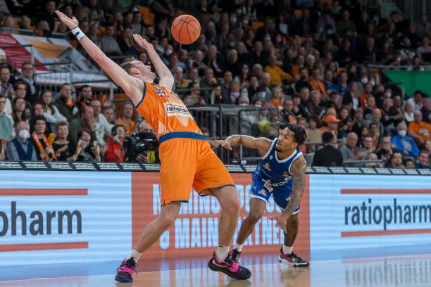 亚斯补强中 亚斯补强中